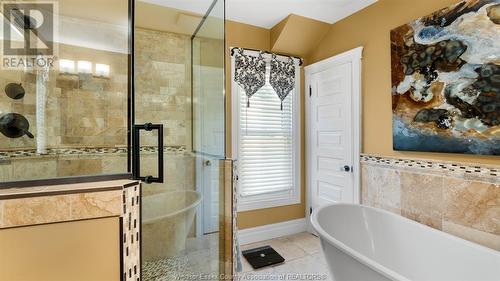 759 Chilver Road, Windsor, ON - Indoor Photo Showing Bathroom