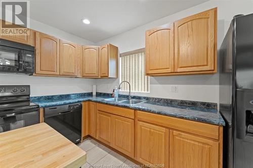 121 Mcclain Boulevard, Harrow, ON - Indoor Photo Showing Kitchen With Double Sink