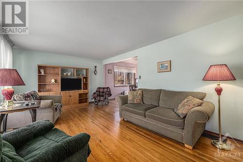 11 Bay Road, Lombardy, ON - Indoor Photo Showing Living Room
