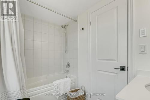6 - 3580 Lake Shore Boulevard W, Toronto, ON - Indoor Photo Showing Bathroom