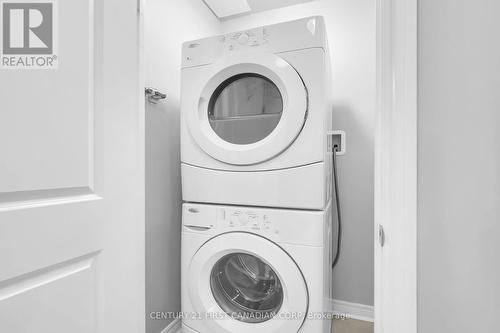 2101 - 330 Ridout Street, London, ON - Indoor Photo Showing Laundry Room