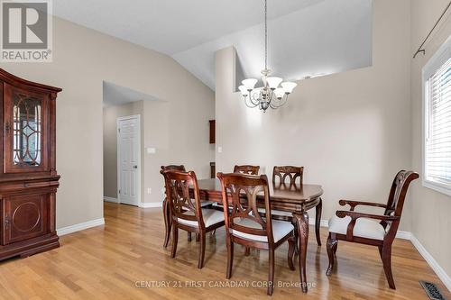 55 - 588 Thistlewood Drive E, London, ON - Indoor Photo Showing Dining Room