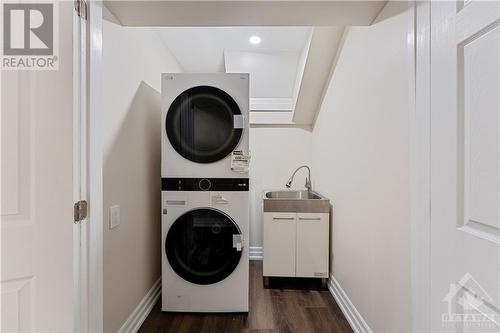 10 Rossan Street, Ottawa, ON - Indoor Photo Showing Laundry Room