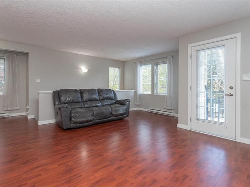209-2685 Deville Rd, Langford, BC - Indoor Photo Showing Living Room