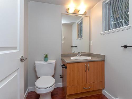209-2685 Deville Rd, Langford, BC - Indoor Photo Showing Bathroom