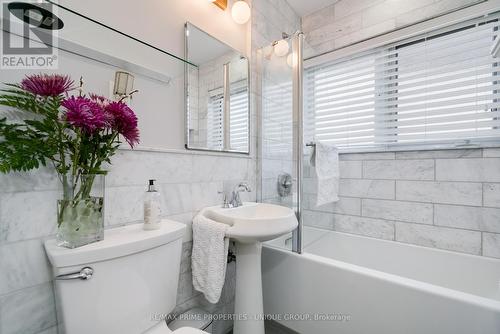 17 Burdock Lane, Toronto, ON - Indoor Photo Showing Bathroom