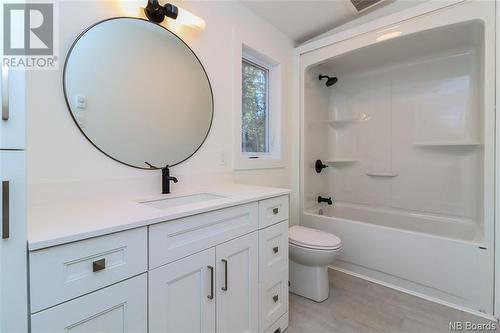 614 Hall Road, Hampton, NB - Indoor Photo Showing Bathroom