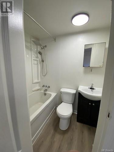 5 Dorchester, Saint John, NB - Indoor Photo Showing Bathroom
