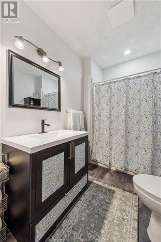 7 Fifth St, Moncton, NB - Indoor Photo Showing Bathroom