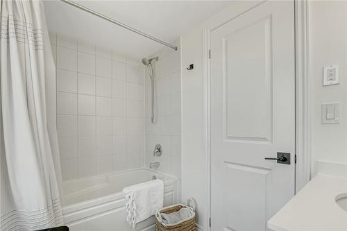 3580 Lake Shore Boulevard W|Unit #6, Toronto, ON - Indoor Photo Showing Bathroom