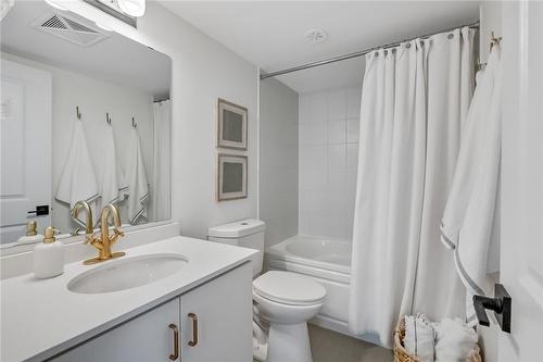 3580 Lake Shore Boulevard W|Unit #6, Toronto, ON - Indoor Photo Showing Bathroom