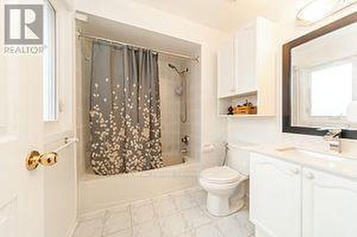5507 Flatford Road, Mississauga, ON - Indoor Photo Showing Bathroom