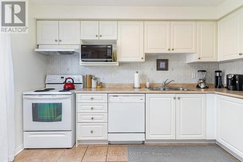 Unit 6 - 180 Brickworks Lane, Toronto, ON - Indoor Photo Showing Kitchen With Double Sink