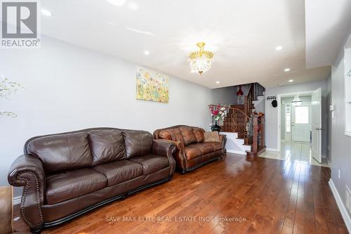 32 Charcoal Way, Brampton, ON - Indoor Photo Showing Living Room