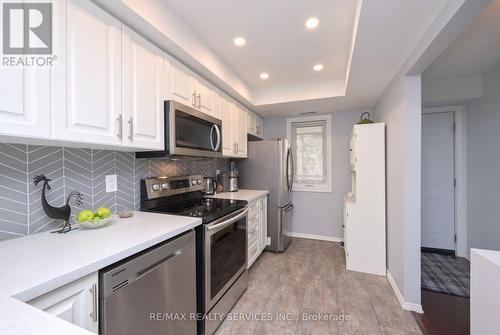 95 - 55 Bristol Road E, Mississauga, ON - Indoor Photo Showing Kitchen With Upgraded Kitchen