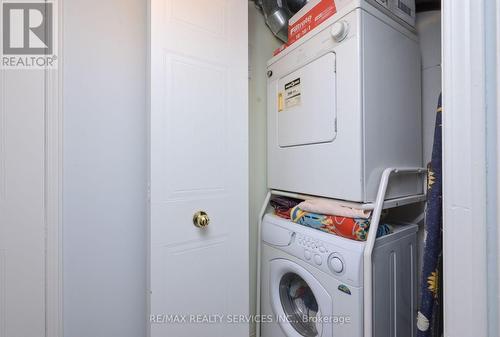 5 - 55 Bristol Road E, Mississauga, ON - Indoor Photo Showing Laundry Room
