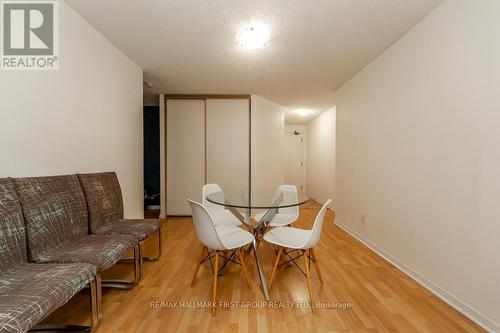 1616 - 145 Hillcrest Avenue, Mississauga, ON - Indoor Photo Showing Dining Room