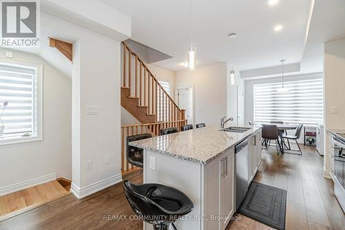 236 Royal Northern Path, Oshawa, ON - Indoor Photo Showing Kitchen With Double Sink With Upgraded Kitchen