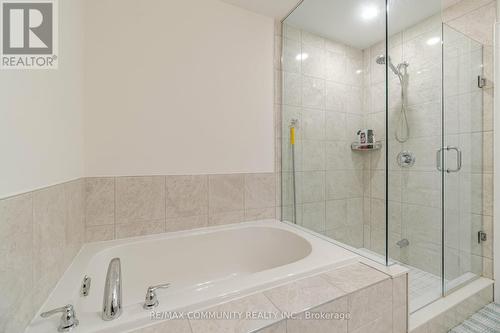 236 Royal Northern Path, Oshawa, ON - Indoor Photo Showing Bathroom