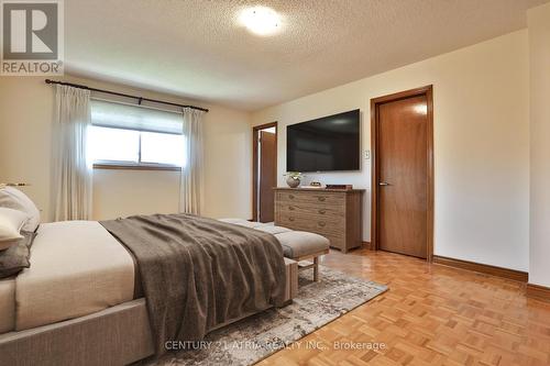 573 Chancellor Drive, Vaughan, ON - Indoor Photo Showing Bedroom