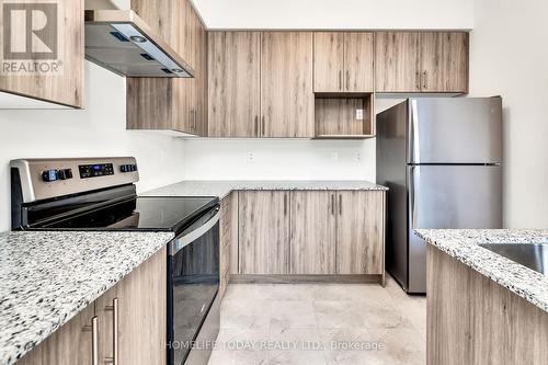 104 Stauffer Crescent, Markham, ON - Indoor Photo Showing Kitchen With Stainless Steel Kitchen With Upgraded Kitchen