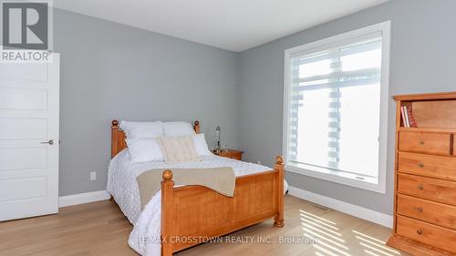 1889 Simcoe Boulevard, Innisfil, ON - Indoor Photo Showing Bedroom