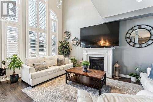 7 Pearl Street, Wasaga Beach, ON - Indoor Photo Showing Living Room With Fireplace