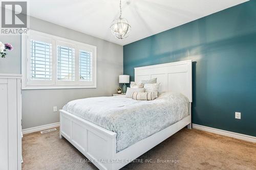 7 Pearl Street, Wasaga Beach, ON - Indoor Photo Showing Bedroom