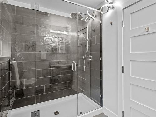 4093 Gordon Head Rd, Saanich, BC - Indoor Photo Showing Bathroom