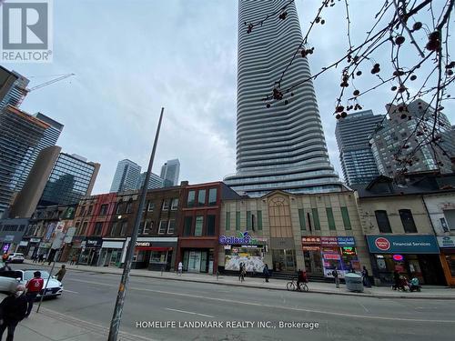 407 - 555 Yonge Street, Toronto, ON - Outdoor With Facade