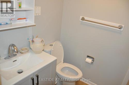 13 - 5021 Sheppard Avenue E, Toronto, ON - Indoor Photo Showing Bathroom