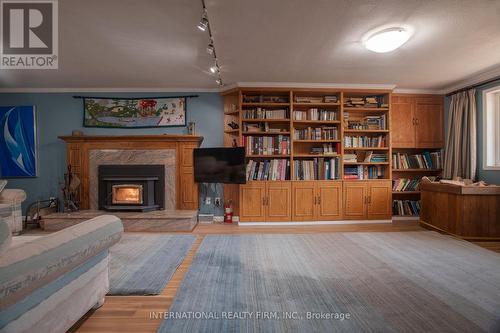 838 Caldwell Avenue, Mississauga, ON - Indoor With Fireplace