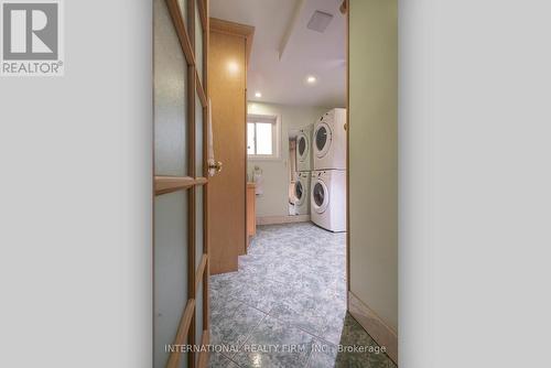 838 Caldwell Avenue, Mississauga, ON - Indoor Photo Showing Laundry Room