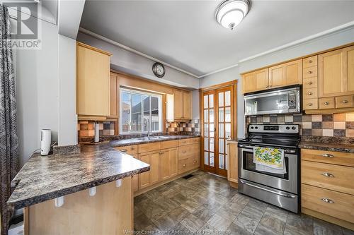 542 Bertha Avenue, Windsor, ON - Indoor Photo Showing Kitchen With Stainless Steel Kitchen With Double Sink