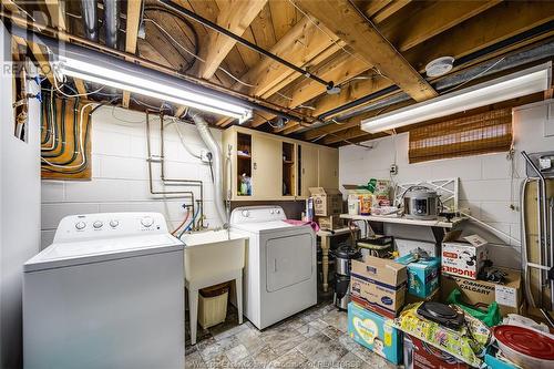 542 Bertha Avenue, Windsor, ON - Indoor Photo Showing Laundry Room