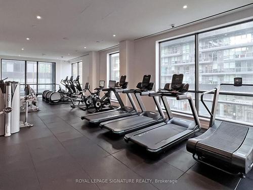 3709-39 Roehampton Ave, Toronto, ON - Indoor Photo Showing Gym Room