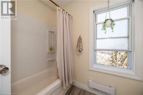 850 9Th A Street E, Owen Sound, ON - Indoor Photo Showing Bathroom