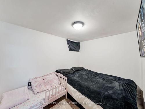 1,3-5 Elward Blvd, Toronto, ON - Indoor Photo Showing Bedroom