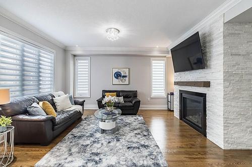101 Heritage St, Bradford West Gwillimbury, ON - Indoor Photo Showing Living Room With Fireplace