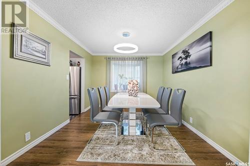 90 Groome Avenue, Regina, SK - Indoor Photo Showing Dining Room