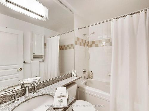 406-2662 Bloor St W, Toronto, ON - Indoor Photo Showing Bathroom