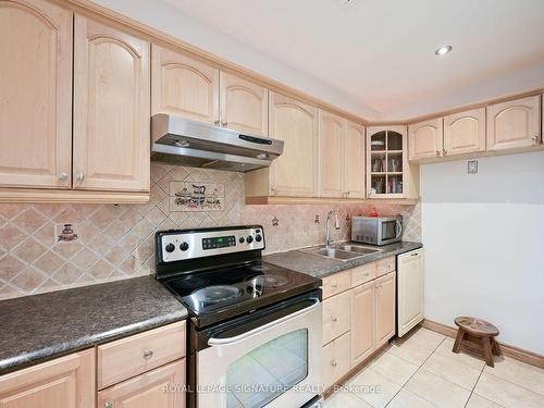 5-40 Rabbit Lane, Toronto, ON - Indoor Photo Showing Kitchen With Double Sink