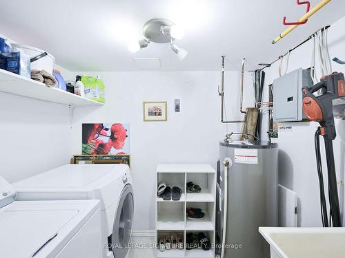 5-40 Rabbit Lane, Toronto, ON - Indoor Photo Showing Laundry Room