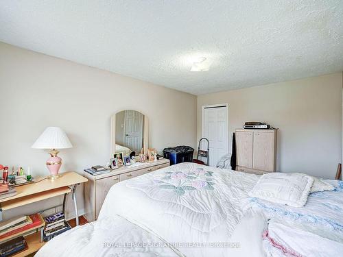 1101 Shagbark Cres, Mississauga, ON - Indoor Photo Showing Bedroom