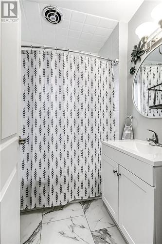 281 Hyland Drive, Sudbury, ON - Indoor Photo Showing Bathroom