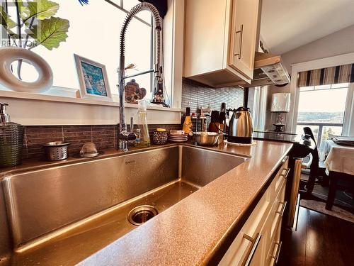 152B Main Street, Kings Point, NL - Indoor Photo Showing Kitchen