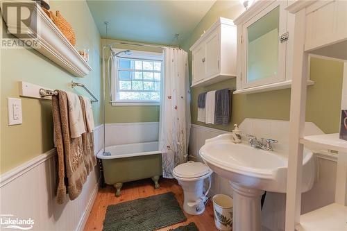 1264 Sandy Bay Road, Minden, ON - Indoor Photo Showing Bathroom