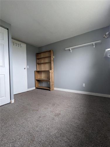 20 South Railway Avenue, Minto, MB - Indoor Photo Showing Other Room