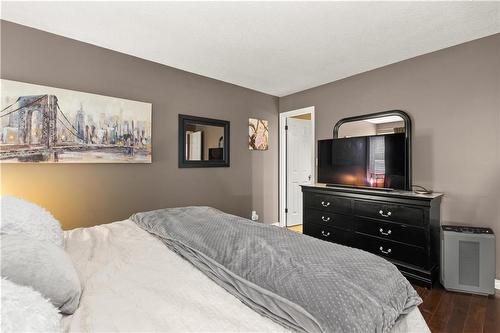 77 Hearthwood Grove, Winnipeg, MB - Indoor Photo Showing Bedroom