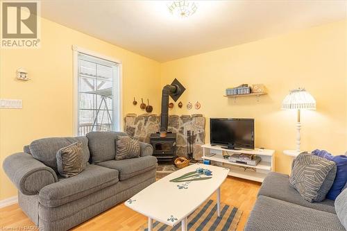 108 Fedy Drive, Sauble Beach, ON - Indoor Photo Showing Living Room